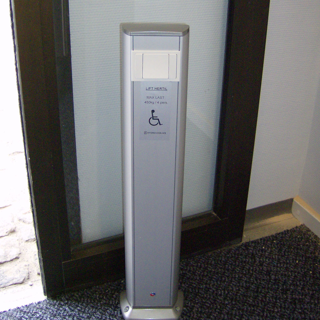 Handicap elevator with open or closed shaft- gallery 3 | HYDRO-CON Elevator A/S