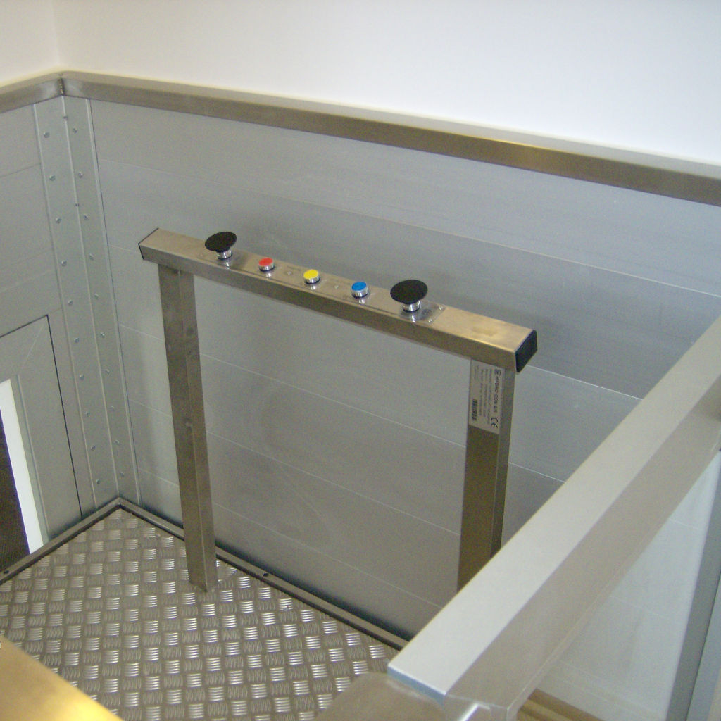 Handicap elevator with open or closed shaft- gallery 11 | HYDRO-CON Elevator A/S
